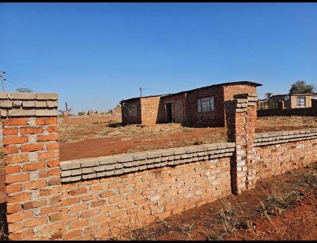 2 BEDROOM HOUSE FOR SALE IN MAKHUVHA